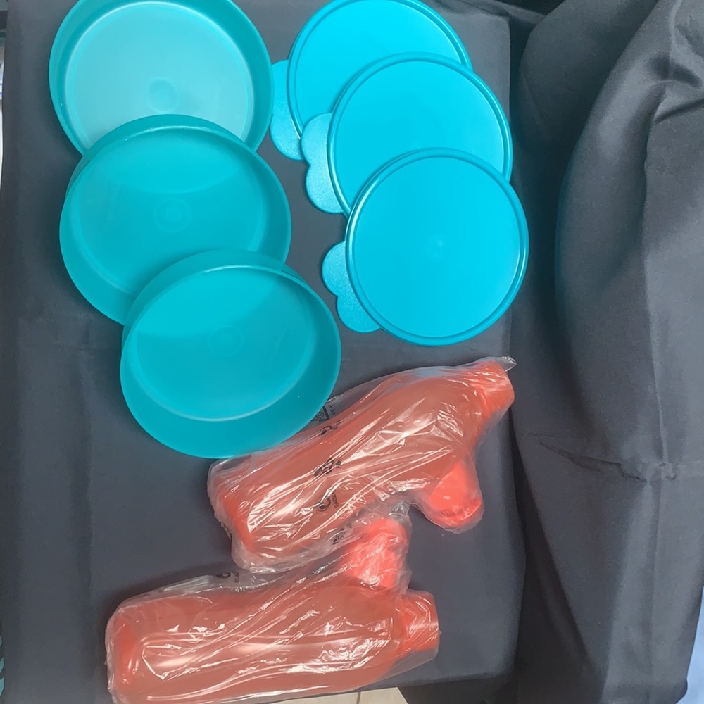 Tupperware Big wonders Bowls & Water Bottles bundle